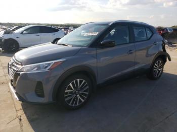  Salvage Nissan Kicks