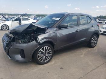  Salvage Nissan Kicks