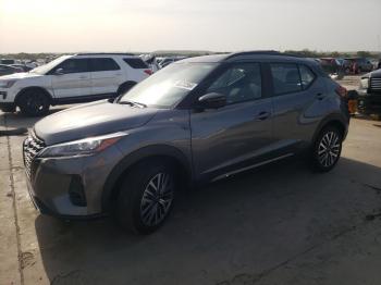  Salvage Nissan Kicks