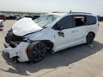  Salvage Chrysler Pacifica