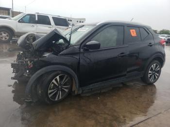  Salvage Nissan Kicks