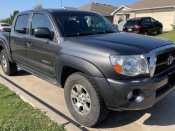  Salvage Toyota Tacoma