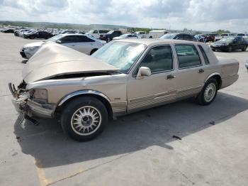  Salvage Lincoln Towncar