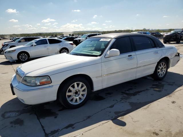  Salvage Lincoln Towncar