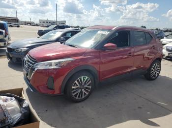  Salvage Nissan Kicks