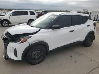  Salvage Nissan Kicks