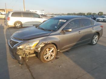  Salvage Nissan Altima