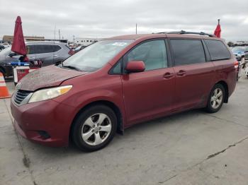  Salvage Toyota Sienna