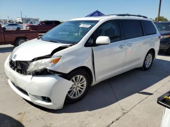  Salvage Toyota Sienna