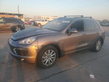  Salvage Porsche Cayenne