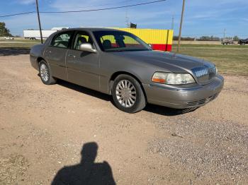  Salvage Lincoln Towncar