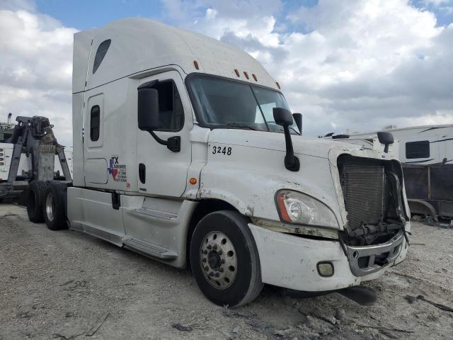  Salvage Freightliner Cascadia 1