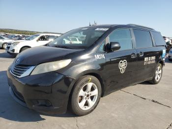  Salvage Toyota Sienna