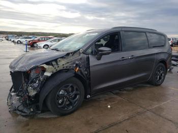  Salvage Chrysler Pacifica