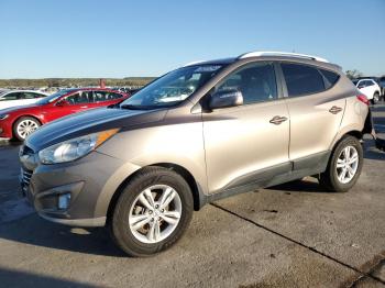  Salvage Hyundai TUCSON