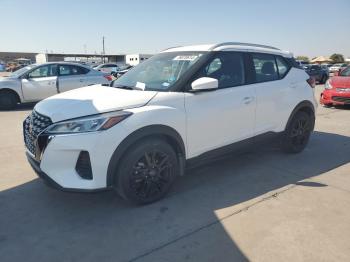  Salvage Nissan Kicks