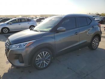  Salvage Nissan Kicks