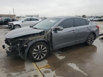  Salvage Nissan Altima