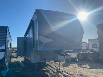  Salvage Open 5th Wheel