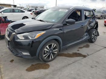  Salvage Nissan Kicks