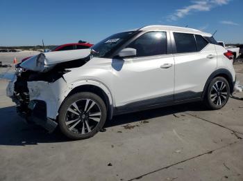  Salvage Nissan Kicks