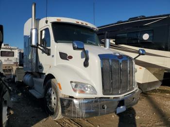  Salvage Peterbilt 579