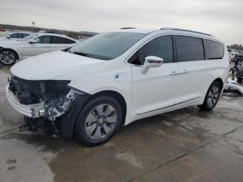  Salvage Chrysler Pacifica