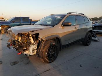  Salvage Jeep Cherokee