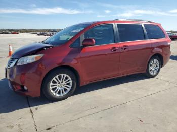  Salvage Toyota Sienna