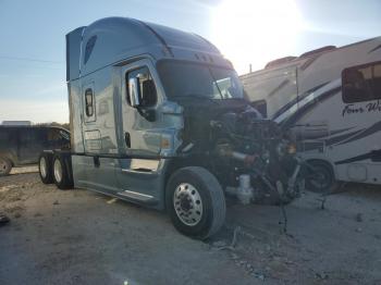  Salvage Freightliner Cascadia 1