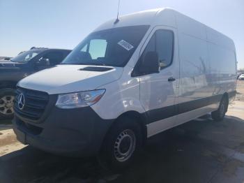  Salvage Mercedes-Benz Sprinter