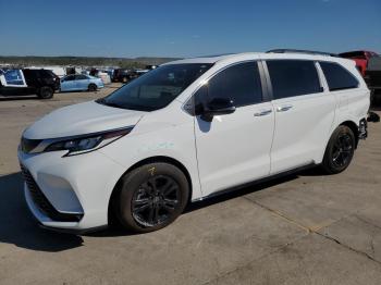  Salvage Toyota Sienna