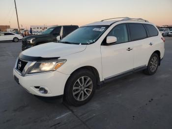  Salvage Nissan Pathfinder