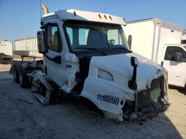  Salvage Freightliner Cascadia 1