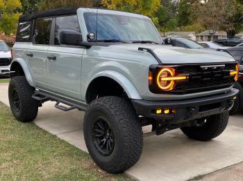  Salvage Ford Bronco