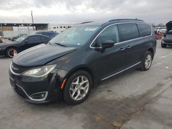  Salvage Chrysler Pacifica