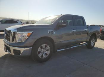  Salvage Nissan Titan