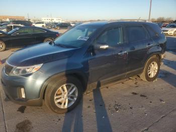  Salvage Kia Sorento