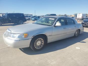  Salvage Lincoln Towncar