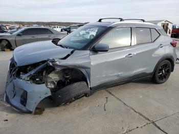  Salvage Nissan Kicks