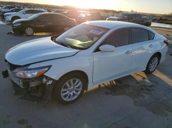  Salvage Nissan Altima