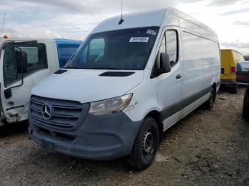  Salvage Mercedes-Benz Sprinter