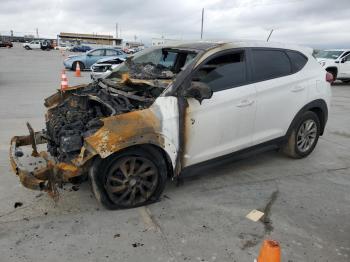  Salvage Hyundai TUCSON