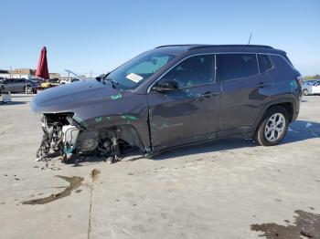  Salvage Jeep Compass