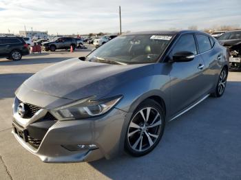  Salvage Nissan Maxima