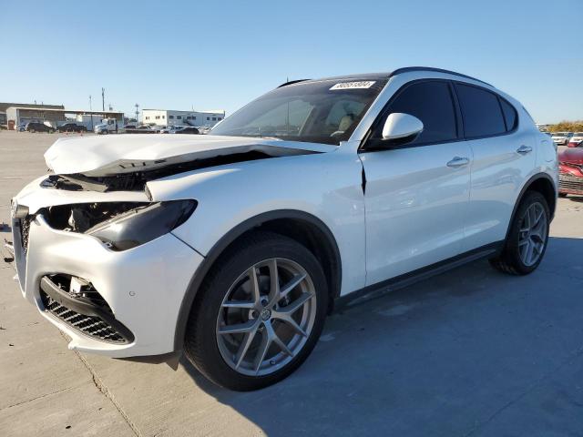  Salvage Alfa Romeo Stelvio