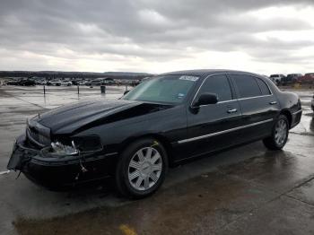  Salvage Lincoln Towncar