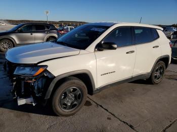  Salvage Jeep Compass