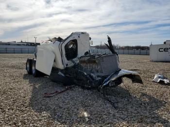  Salvage Freightliner Cascadia 1