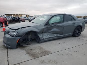  Salvage Chrysler 300